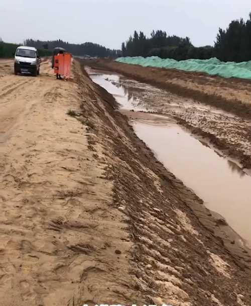 南京栖霞区河道降水